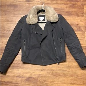 Fur collar gray jacket